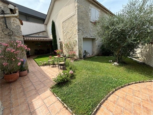 maison de ville à la vente -   16140  AIGRE, surface 163 m2 vente maison de ville - UBI468709475